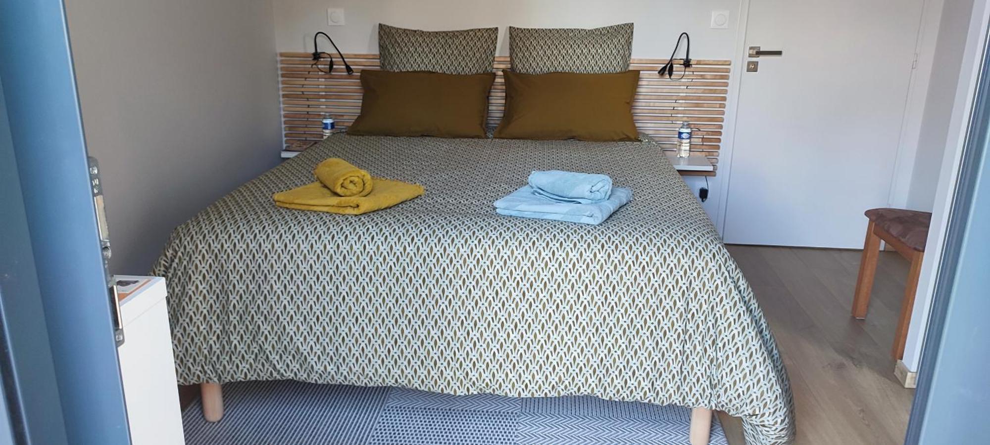 Du Cote De Chez Paule, Chambre Avec Entree Independante Et Salle D'Eau Privative Séméac エクステリア 写真