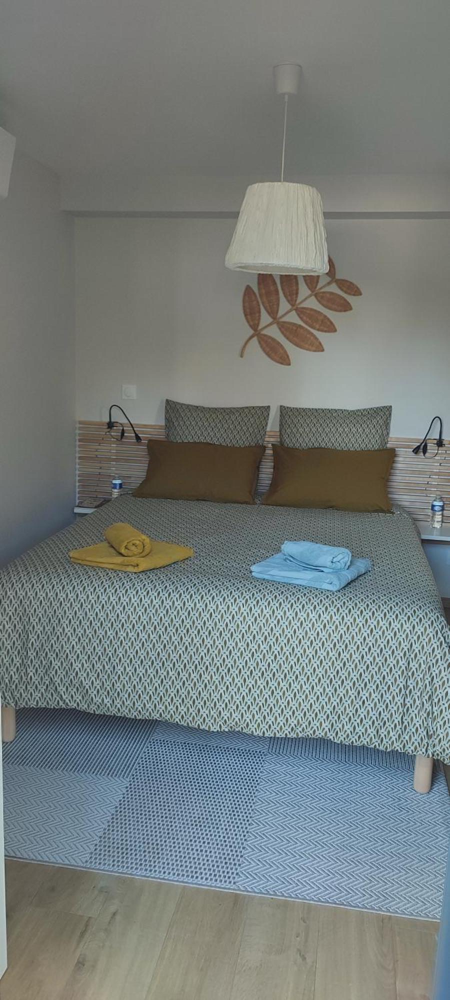 Du Cote De Chez Paule, Chambre Avec Entree Independante Et Salle D'Eau Privative Séméac エクステリア 写真